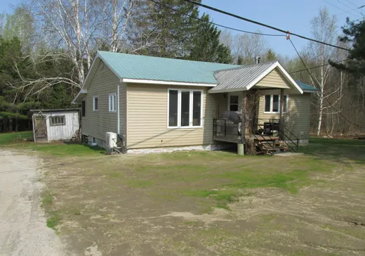 Maison à vendre - 202 Ch. du Lac-des-Îles, Gracefield, J0X 1W0