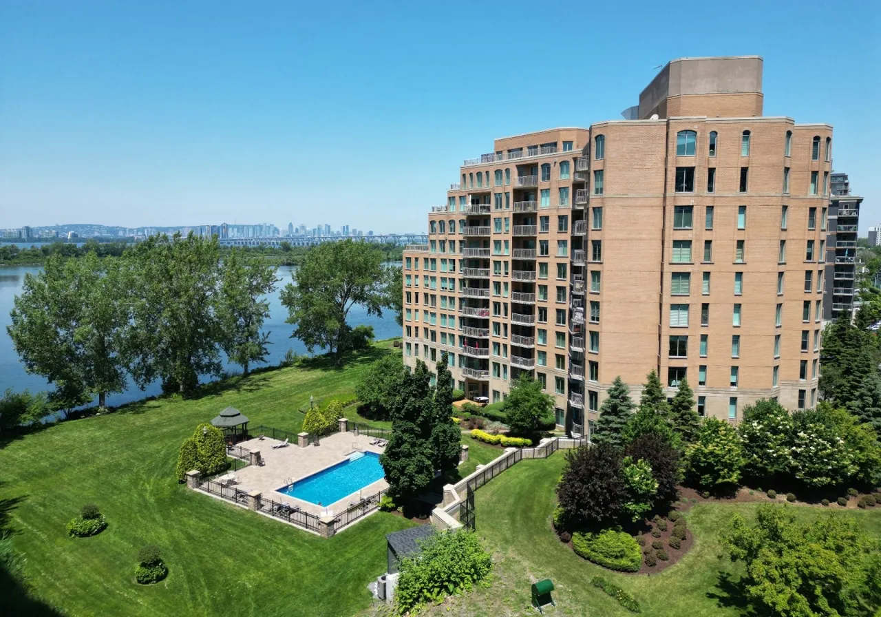 Condo à vendre - 8200 Boul. St-Laurent, Brossard, J4X 2X6