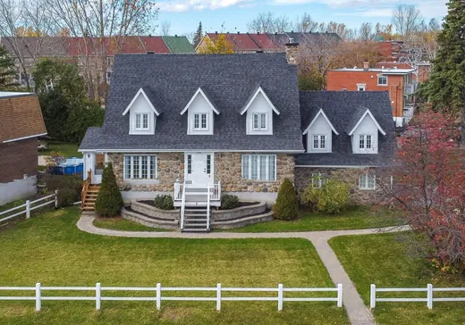 Maison à étages à vendre - 6191 Boul. Lévesque E., Laval, H7C1P3