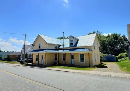 Maison à vendre - 1244 Rue St-Joseph, Asbestos, J0A 1L0