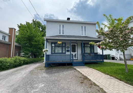 Maison à étages à vendre - 5031 Rue Papineau, Lac-Mégantic, G6B1Y7