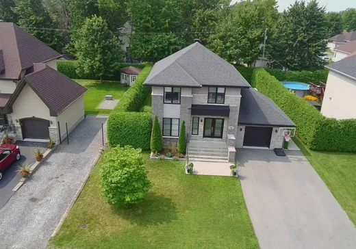 Maison à vendre - 217 10e Avenue, Saint-Zotique, J0P 1Z0