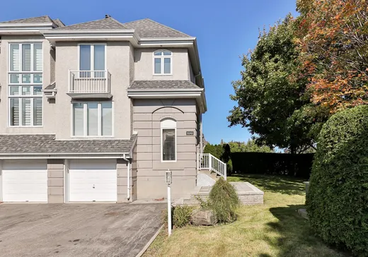 Maison à vendre - 3242Z Boul. Pie-IX, Laval, H7E 5K1