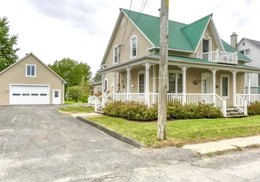 Maison à vendre - 910 Rg St-Pierre, Saint-Zéphirin-de-Courval, J0G 1V0