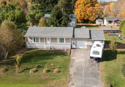 Bungalow for sale - 1241 Route 255, Saint-Félix-de-Kingsey, J0B2T0