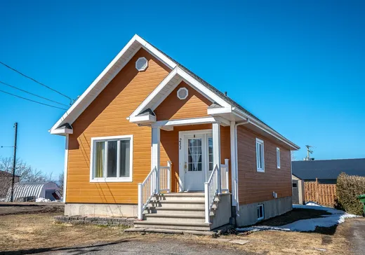 Bungalow à vendre - 211 Ch. des Pionniers O., Cap-Saint-Ignace, G0R1H0