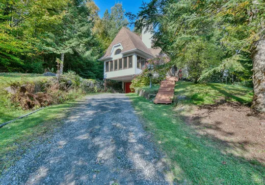 Two or more stories for sale - 22 Ch. du Boisé, Saint-Sauveur, J0R1R1