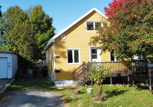 Two or more stories for sale - 245 12e Rue, Amos, J9P3G9