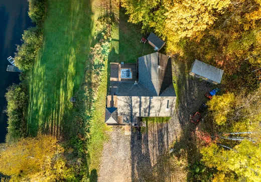 Maison à vendre - 27 Ch. du Pied-des-Monts, St-Aimé Des Lacs, G0T 1S0