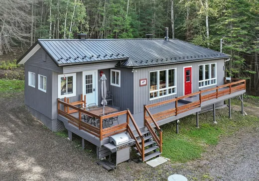 Chalet à vendre - 3906 Ch. de Notre-Dame-de-la-Merci, Ste-Rose, J0T 2A0