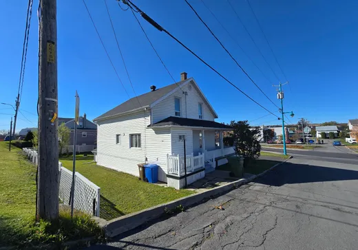 Maison à étages à vendre - 21 Rue Rodrigue S., Amqui, G5J1S7