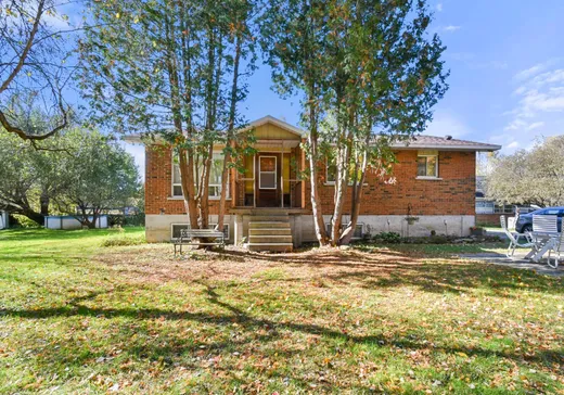 Two or more stories for sale - 871 Ch. Back Bush, Hemmingford, J0L1H0
