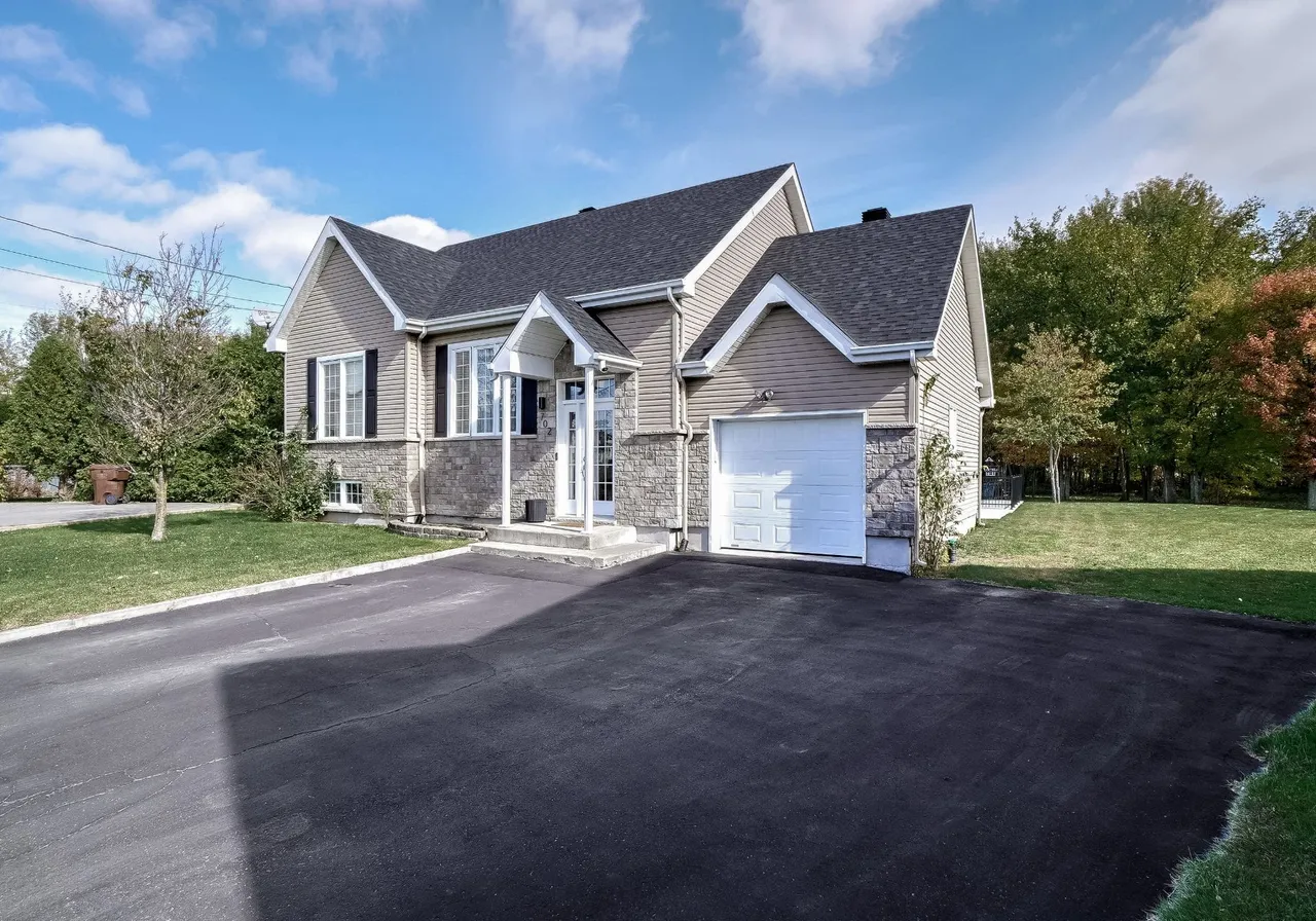 Maison à vendre - 702 Rue Marc-Aurèle-Fortin, Saint-Lin-Laurentides, J5M 2S7