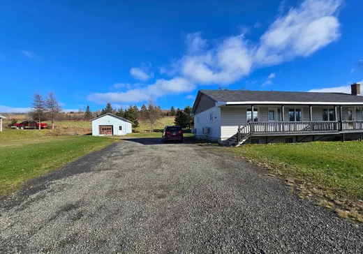 Two or more stories for sale - 997 Route 132 O., Causapscal, G0J1J0