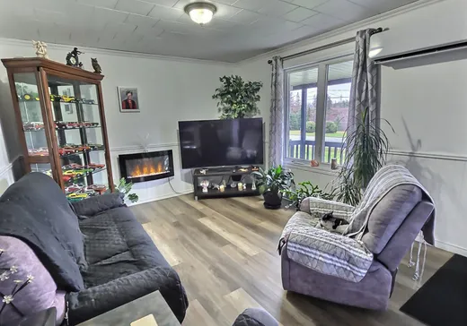 Maison à vendre - 997 Route 132 O., Causapscal, G0J 1J0