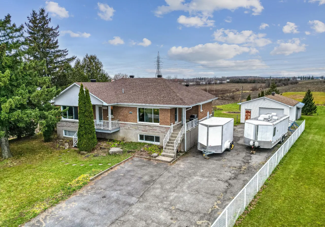 Maison à vendre - 2445 Mtée des Lacasse, Laval, H7J 1G8