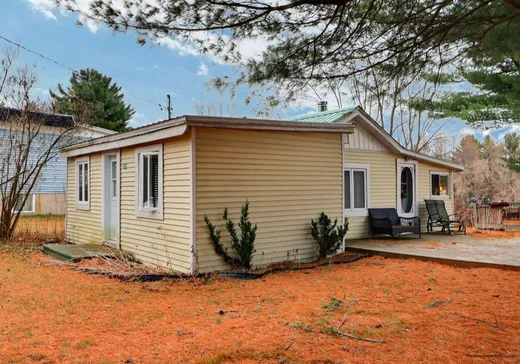 Two or more stories for sale - 1283 Rg des Chalets, Sainte-Clotilde-de-Horton, J0A1H0