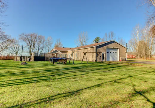 Maison à vendre - 974 Ch. de St-Robert, Saint-Robert, J0G 1S0