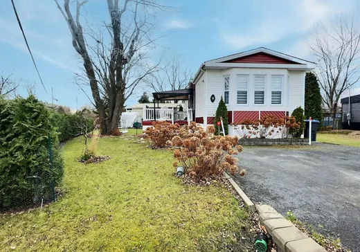Two or more stories for sale - 9 Rue Viau, Saint-Jean-sur-Richelieu, J2W1N5