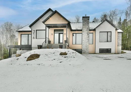 Maison à étages à vendre - 316 Ch. du Versant, Saint-Sauveur, J0R1K0