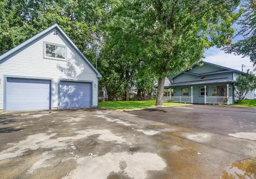 Bungalow for sale - 102-104 62e Avenue, Pointe-Calumet, J0N1G3