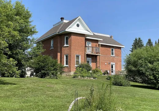 House for sale - 40 Ch. des Outaouais, Ile Du Grand-Calumet, J0X 1J0