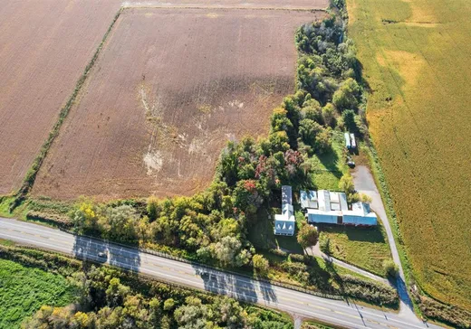 Two or more stories for sale - 3062 Route 138, Ormstown, J0S1K0