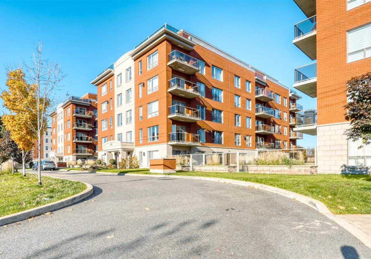 Condo for sale - 4125 Boul. St-Jean, Dollard-Des Ormeaux, H9G 2R4