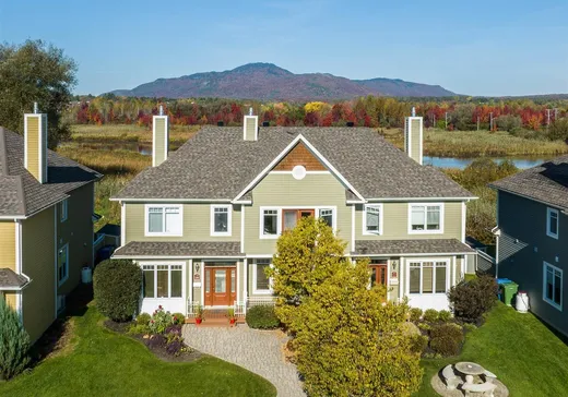 Two or more stories for sale - 199 Rue Cabana, Magog, J1X2C4