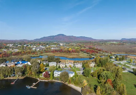 Maison à vendre - 199 Rue Cabana, Magog, J1X 2C4