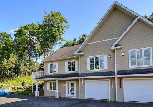 Two or more stories for sale - 444 Av. de l'Église, Saint-Sauveur, J0R1R3