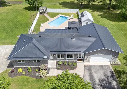 Bungalow for sale - 282 Rue Leguerrier O., Mansfield-et-Pontefract, J0X1R0