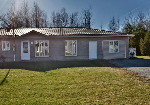 Bungalow à vendre - 675 Rue d'Acton, Acton Vale, J0H1A0