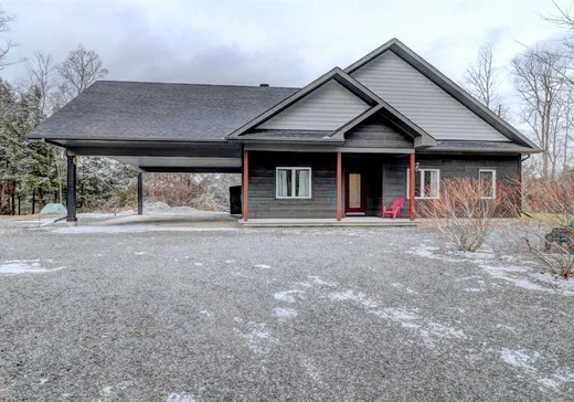 Bungalow à vendre - 30 Ch. French, Buckingham, J8L4H8