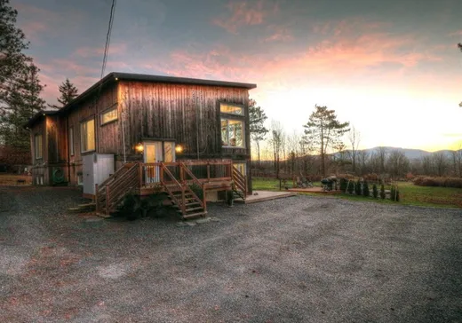Maison à vendre - 10 Rue Freytag, Lac-Brome, J0E 1K0