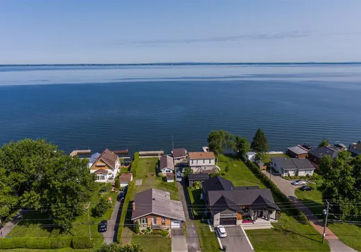 Bungalow à vendre - 333-335 Ch. du Bord-de-l'Eau, Sainte-Barbe, J0S1P0