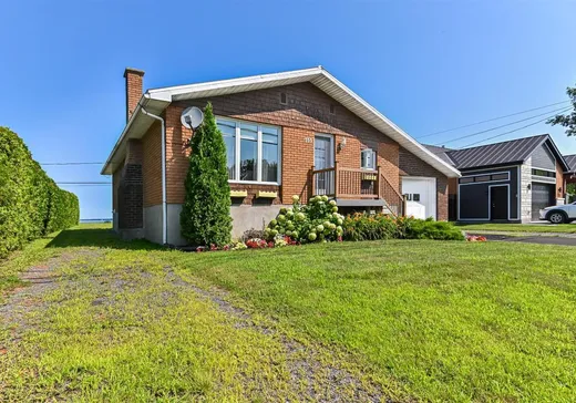 Maison à vendre - 333-335 Ch. du Bord-de-l'Eau, Sainte-Barbe, J0S 1P0