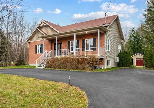 Bungalow à vendre - 166 Rue des Fougères, Bromont, J2L0P2