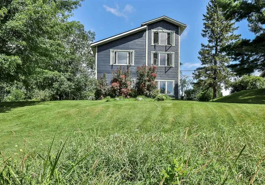 Two or more stories for sale - 45 Rue Taillefer, Grenville, J0V1B0