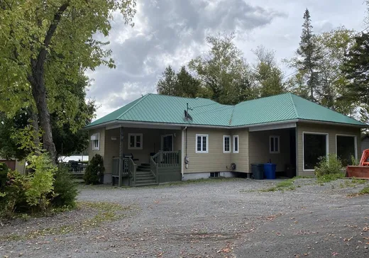 Bungalow à vendre - 118 Ch. du Lac-du-Portage E., Matane, G0J3C0