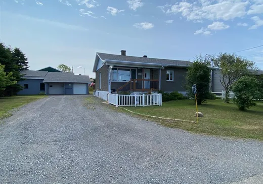 Bungalow à vendre - 684 Ch. Préville, Matane, G4W7B9