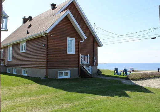 Un étage et demi à vendre - 1171 Rue de Matane-sur-Mer, Matane, G4W3M6