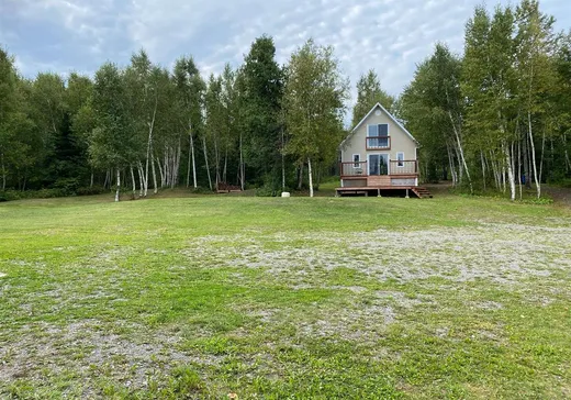 Un étage et demi à vendre - 376 Ch. du Lac-du-Portage O., Matane, G0J3H0
