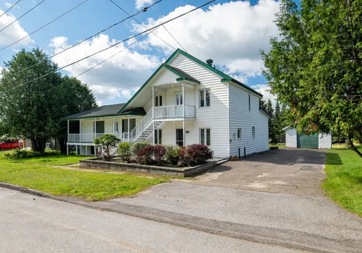 Two or more stories for sale - 237 Rue Martineau, Nominingue, J0W1R0