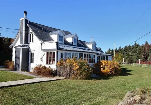 Two or more stories for sale - 39 Rue du Quai, L'Anse-Pleureuse, G0E1K0