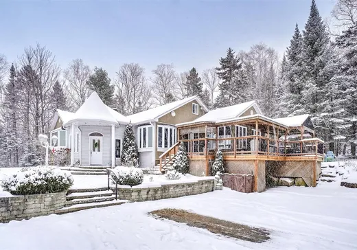 Two or more stories for sale - 26 Ch. des Aubépines, Ste-Anne-Des-Lacs, J0R1B0