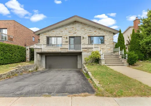 Bungalow for sale - 12335 Boul. Toupin, Montreal (Saint-Leonard), H4K2H6