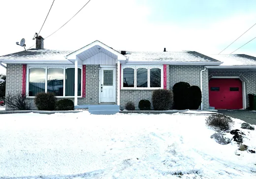 Maison à étages à vendre - 364 Rue St-Christophe, Matane, G4W2A7