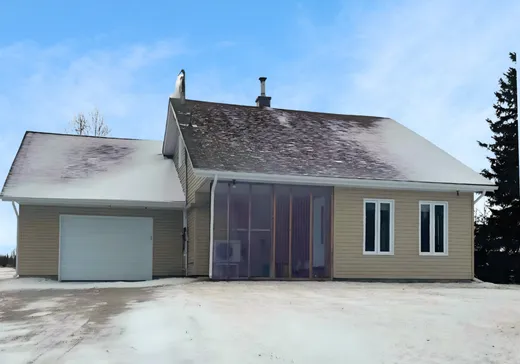 Two or more stories for sale - 1420 Ch. de Val-Clermont E., Clermont, J0Z3M0