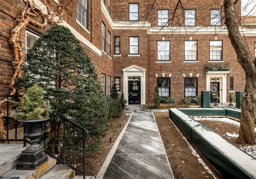 Maison à vendre - 16 Place de Chelsea, Montréal (Ville-Marie), H3G 2J9